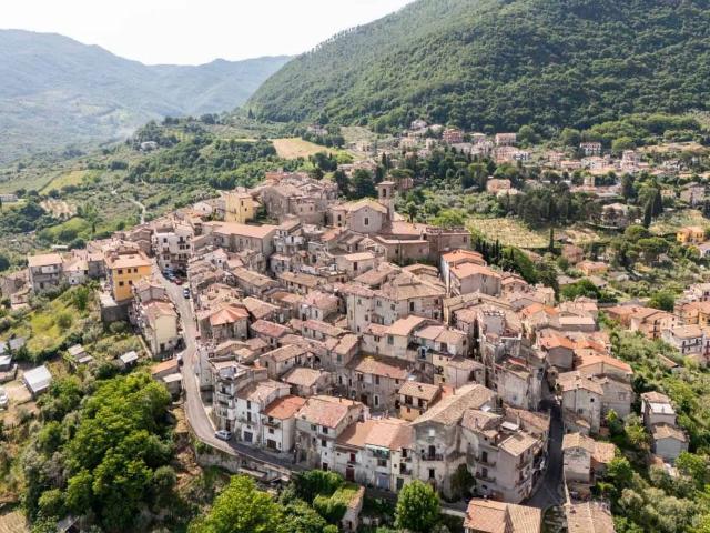 Appartamento in vendita a Scandriglia RI