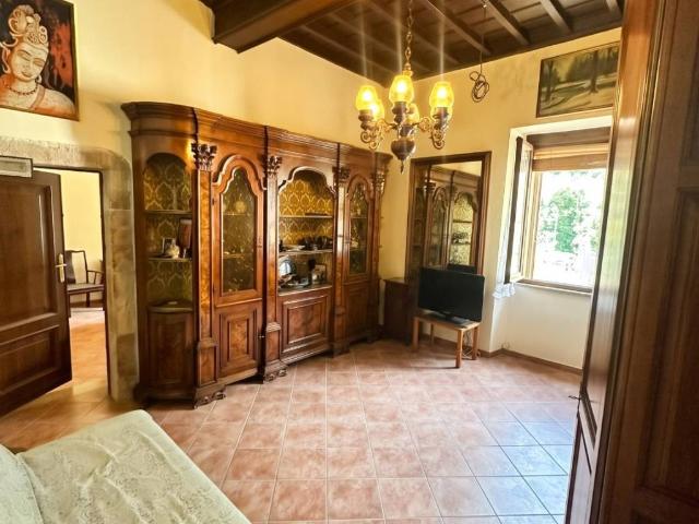 Appartamento in vendita a Scheggino PG
