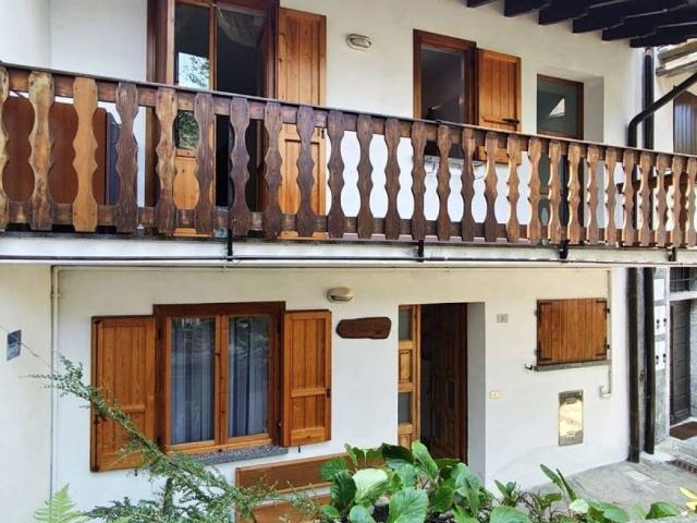 Appartamento in vendita a Schignano CO
