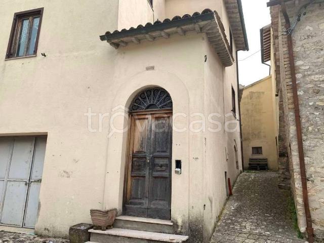 Appartamento in vendita a Sellano