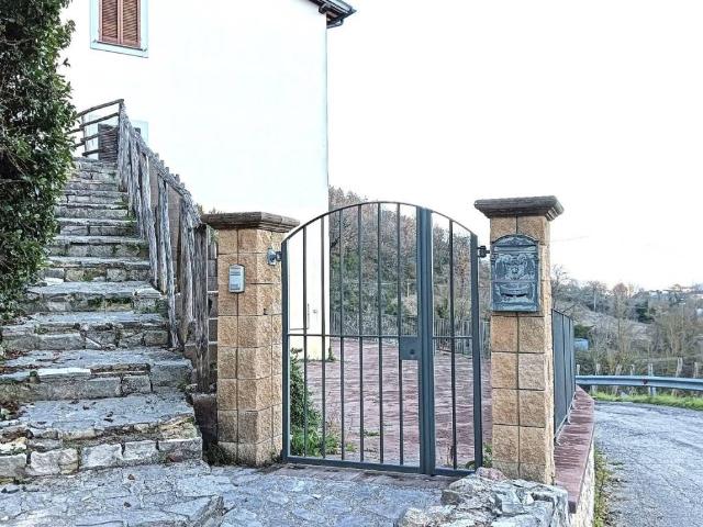 Appartamento in vendita a Sellano PG