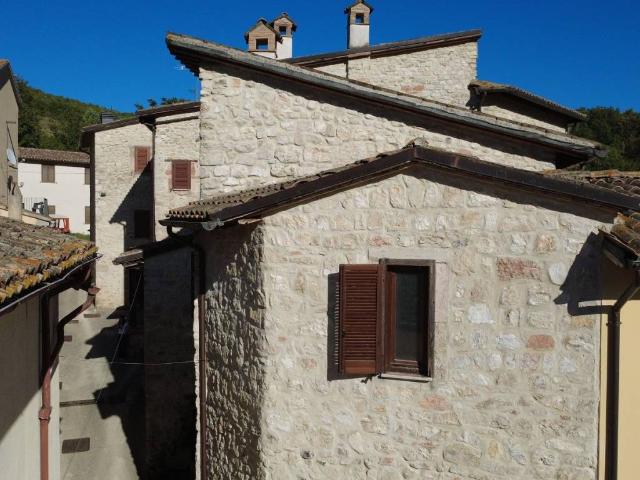 Appartamento in vendita a Sellano PG