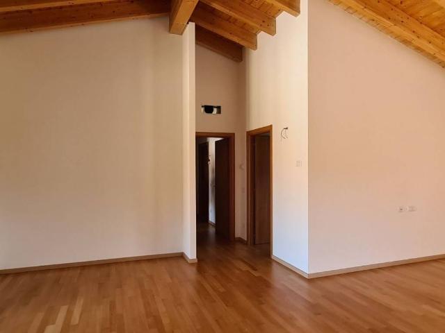 Appartamento in vendita a Sesto Calende VA