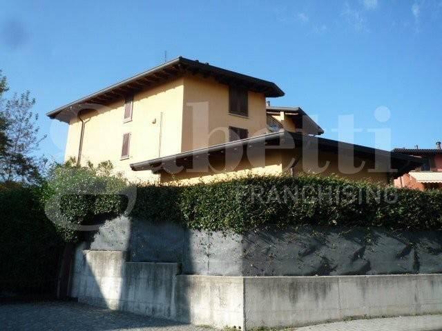 Appartamento in vendita a Sesto Calende VA