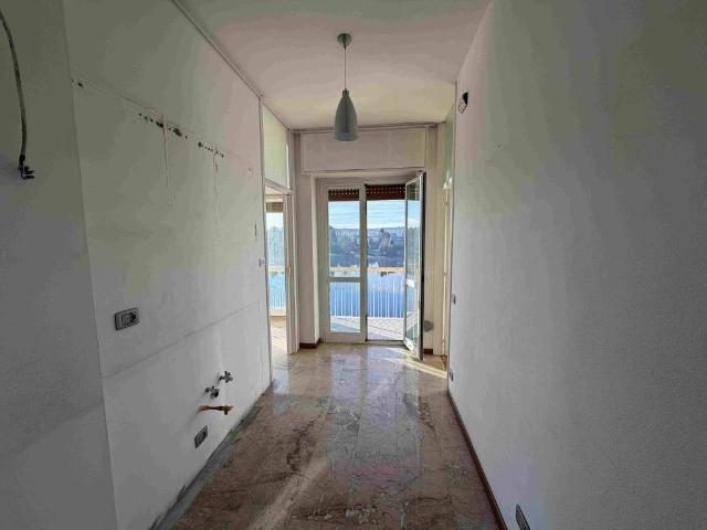 Appartamento in vendita a Sesto Calende VA