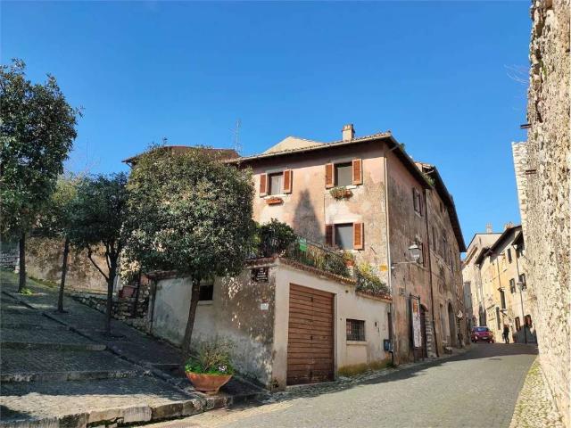 Appartamento in vendita a Sermoneta LT