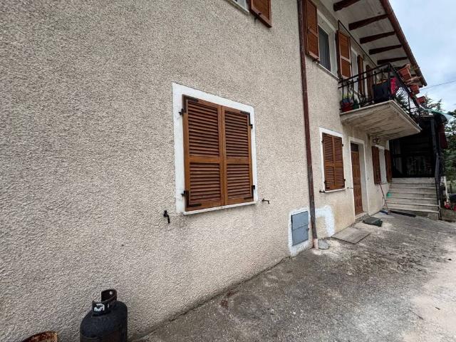 Appartamento in vendita a Serrapetrona MC