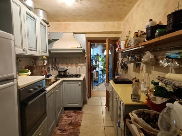 Appartamento in vendita a Serrapetrona MC