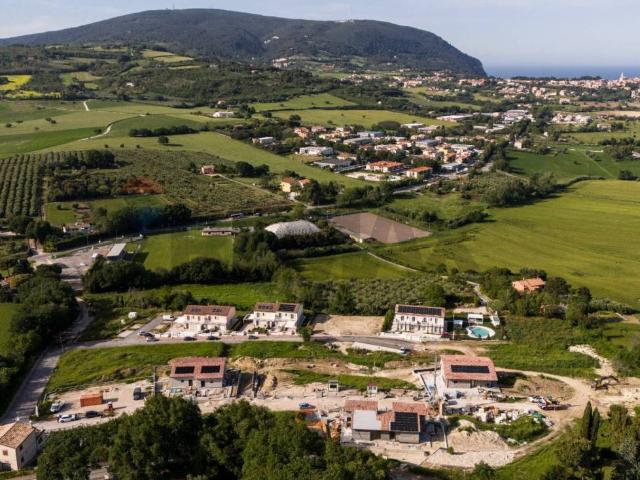 Appartamento in vendita a Sirolo AN