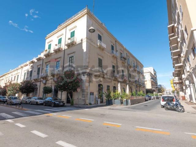 Appartamento in vendita a Siracusa via Cairoli, 8, Umberto Ermocrate
