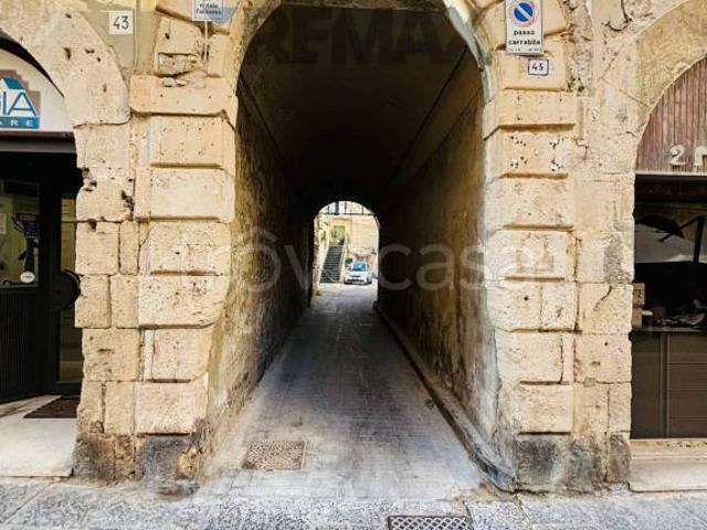 Appartamento in vendita a Siracusa via della Maestranza, 45, Ortigia