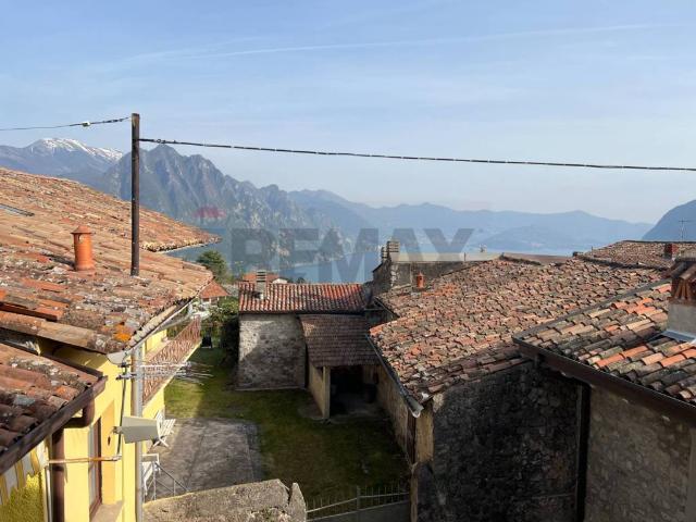 Appartamento in vendita a Solto Collina BG