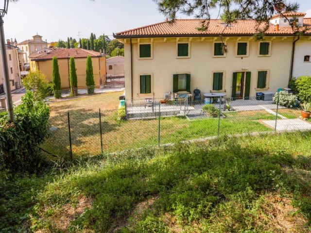 Appartamento in vendita a Sommacampagna VR