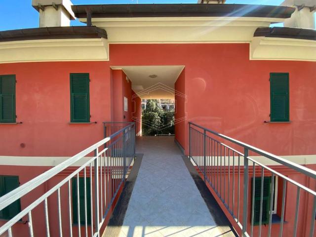 Appartamento in vendita a Sori GE