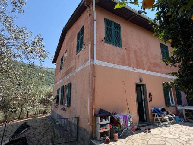 Appartamento in vendita a Sori GE