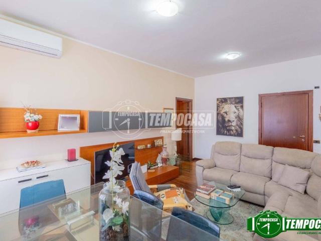 Appartamento in vendita a Sovico MB