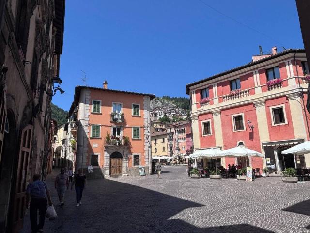 Appartamento in vendita a Tagliacozzo AQ
