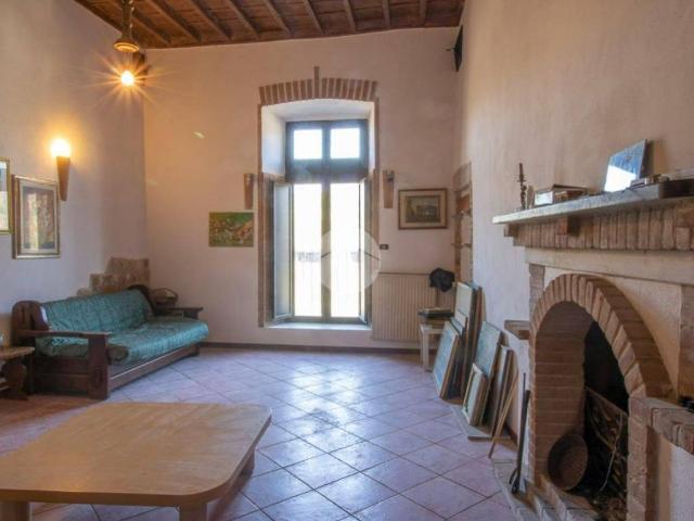 Casa indipendente in vendita a Tarano RI
