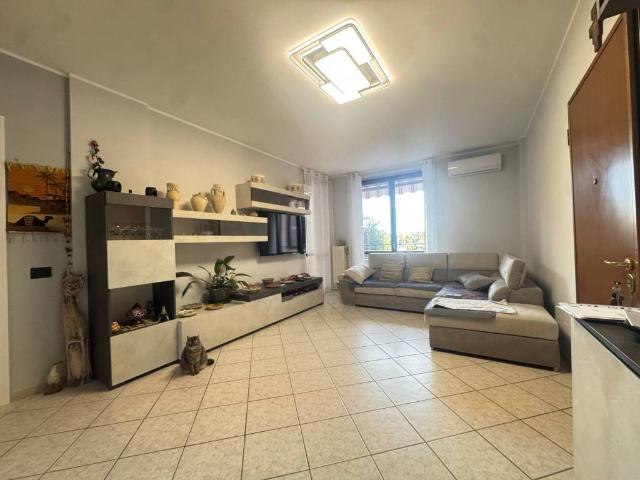 Appartamento in vendita a Tavazzano con Villavesco LO