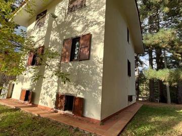 Appartamento in vendita a Taverna