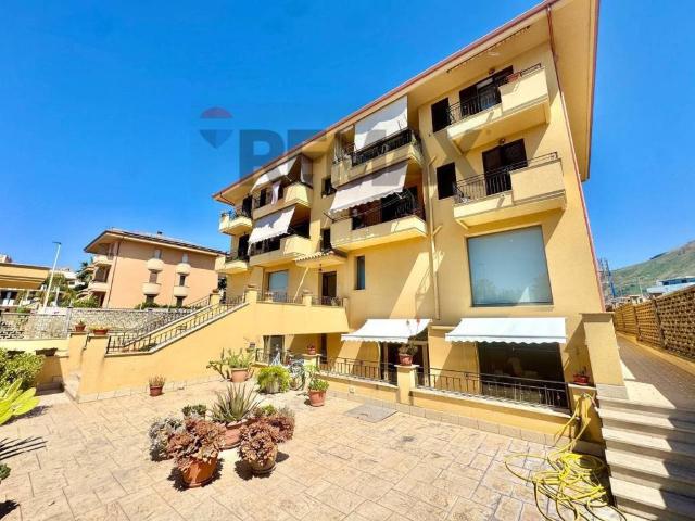 Appartamento in vendita a Terrasini PA