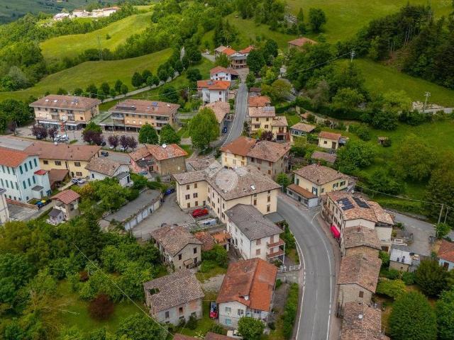 Appartamento in vendita a Tizzano Val Parma PR