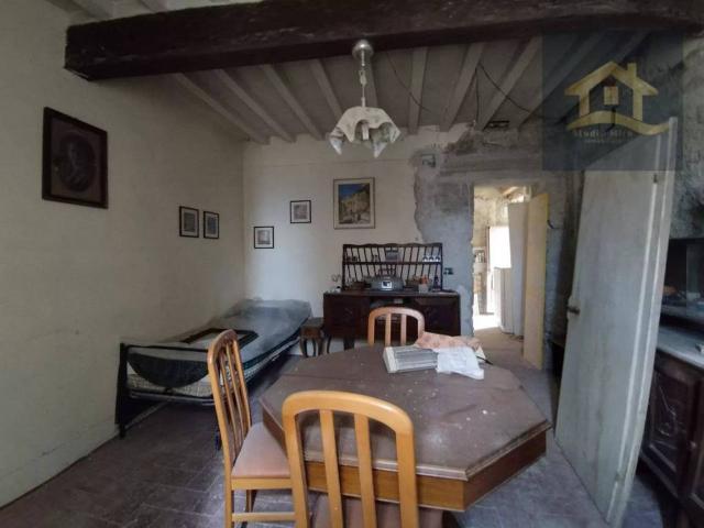 Appartamento in vendita a Tizzano Val Parma PR