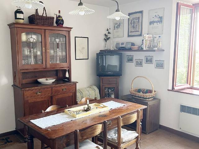 Appartamento in vendita a Tizzano Val Parma PR