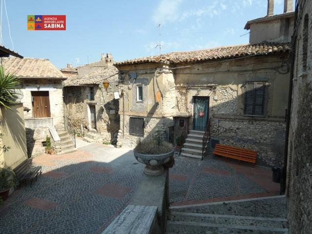 Appartamento in vendita a Toffia RI