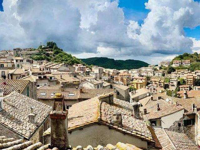 Appartamento in vendita a Tolfa RM