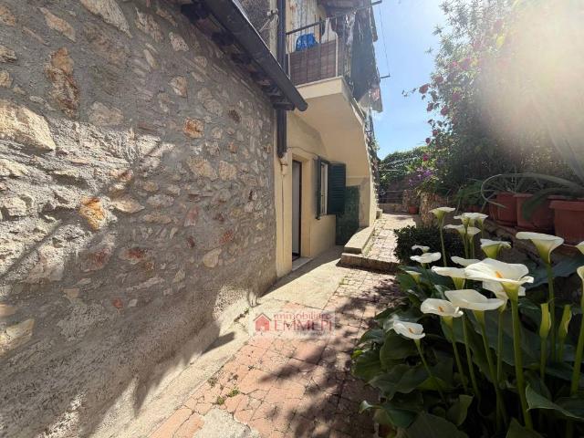 Appartamento in vendita a Tolfa RM