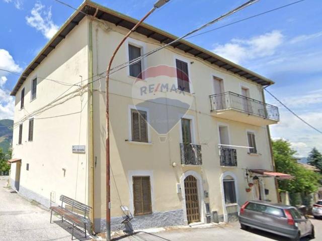 Appartamento in vendita a Tornimparte AQ