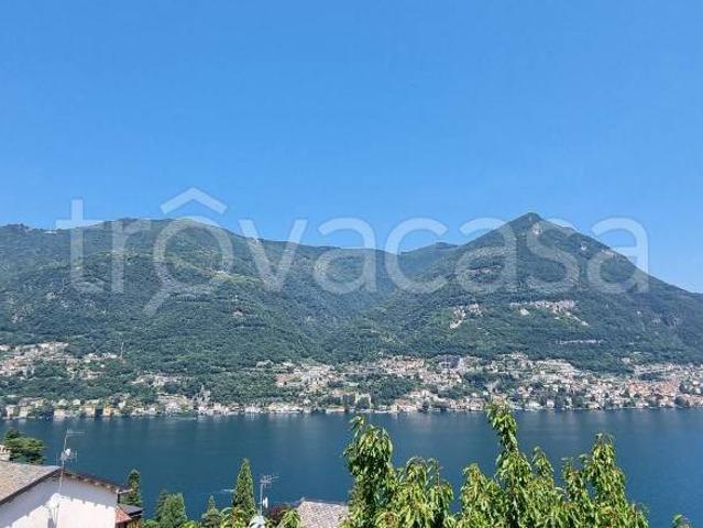 Appartamento in vendita a Torno via Molina
