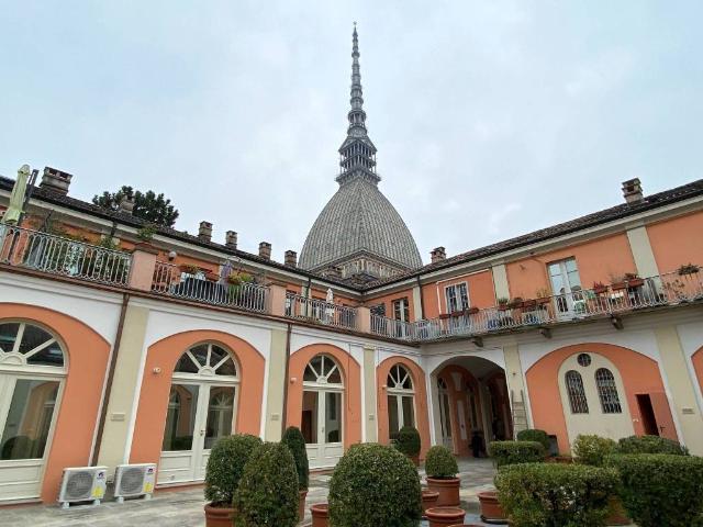 Loft / Open Space in vendita a Torino TO