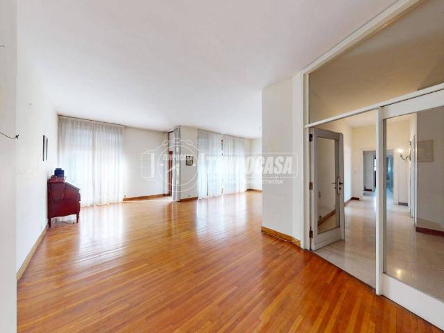 Appartamento in vendita a Torino TO