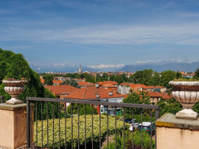 Casa indipendente in vendita a Torino, Vanchiglietta 250m² Torino