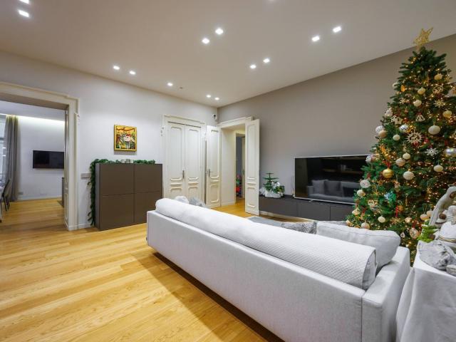 Appartamento in vendita a Torino, San Salvario 222m² Torino