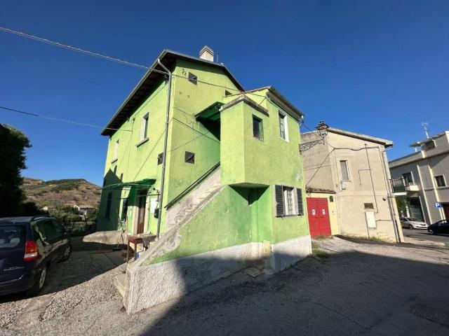 Appartamento in vendita a Torre de' Passeri PE