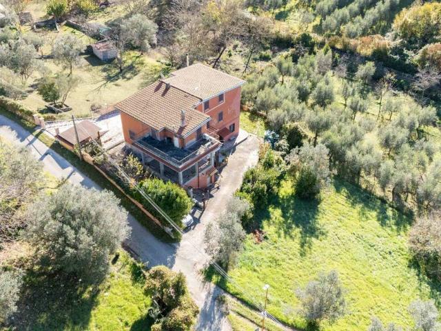 Appartamento in vendita a Torricella in Sabina RI