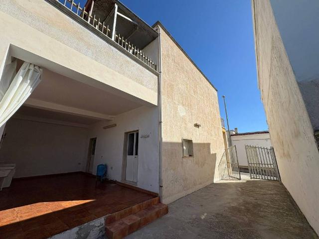 Casa indipendente in vendita a Torricella TA