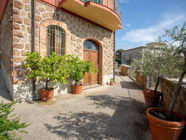 Villa in vendita a Torrita Tiberina