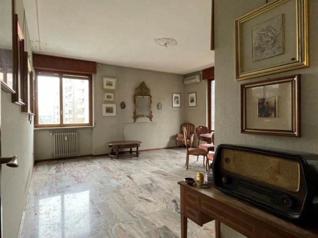 Appartamento in vendita a Tortona via ugone visconti