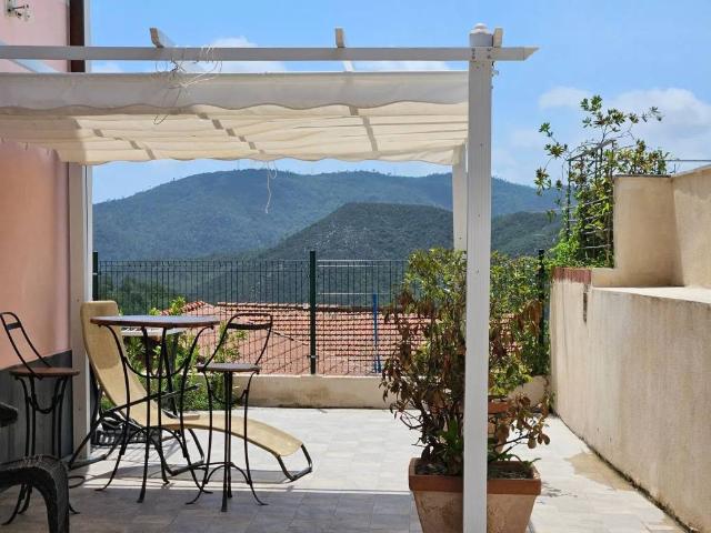 Appartamento in vendita a Tovo San Giacomo SV