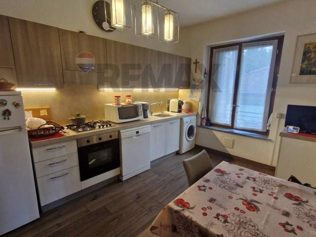 Appartamento in vendita a Travedona Monate