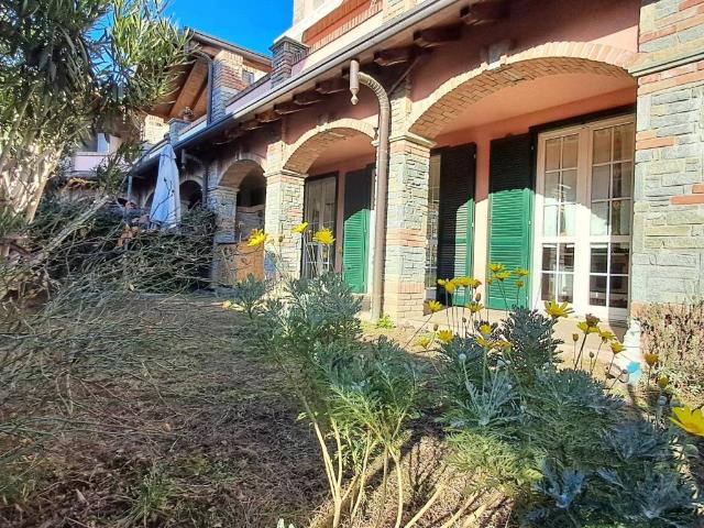 Appartamento in vendita a Travedona Monate VA