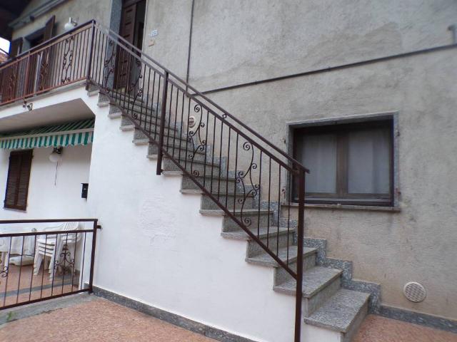 Appartamento in vendita a Travedona Monate VA