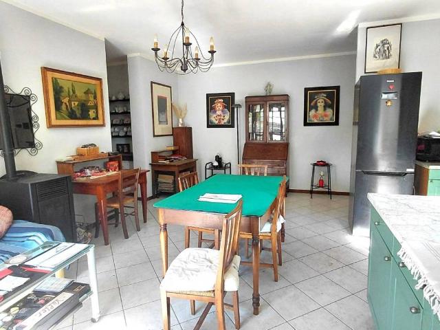 Appartamento in vendita a Traversetolo PR