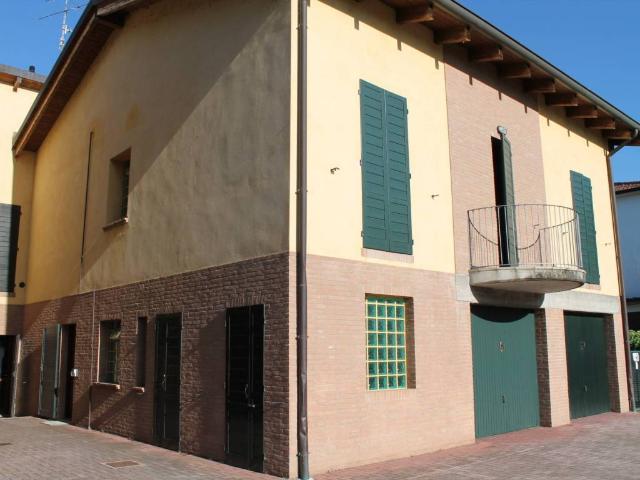 Appartamento in vendita a Traversetolo PR