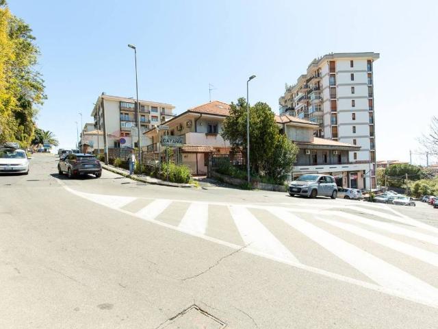 Casa indipendente in vendita a Tremestieri Etneo CT