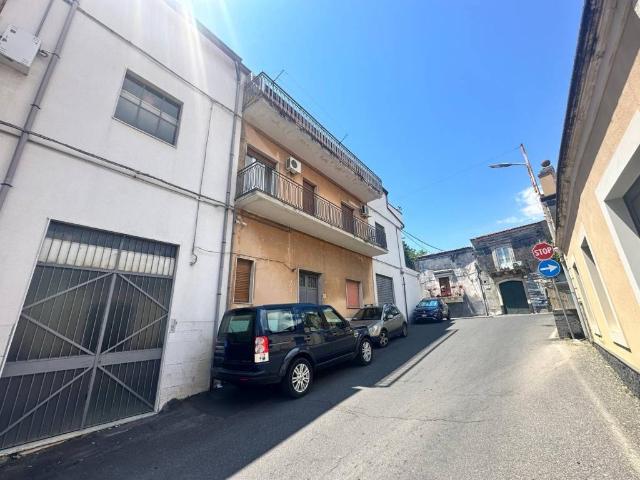 Appartamento in vendita a Trecastagni CT